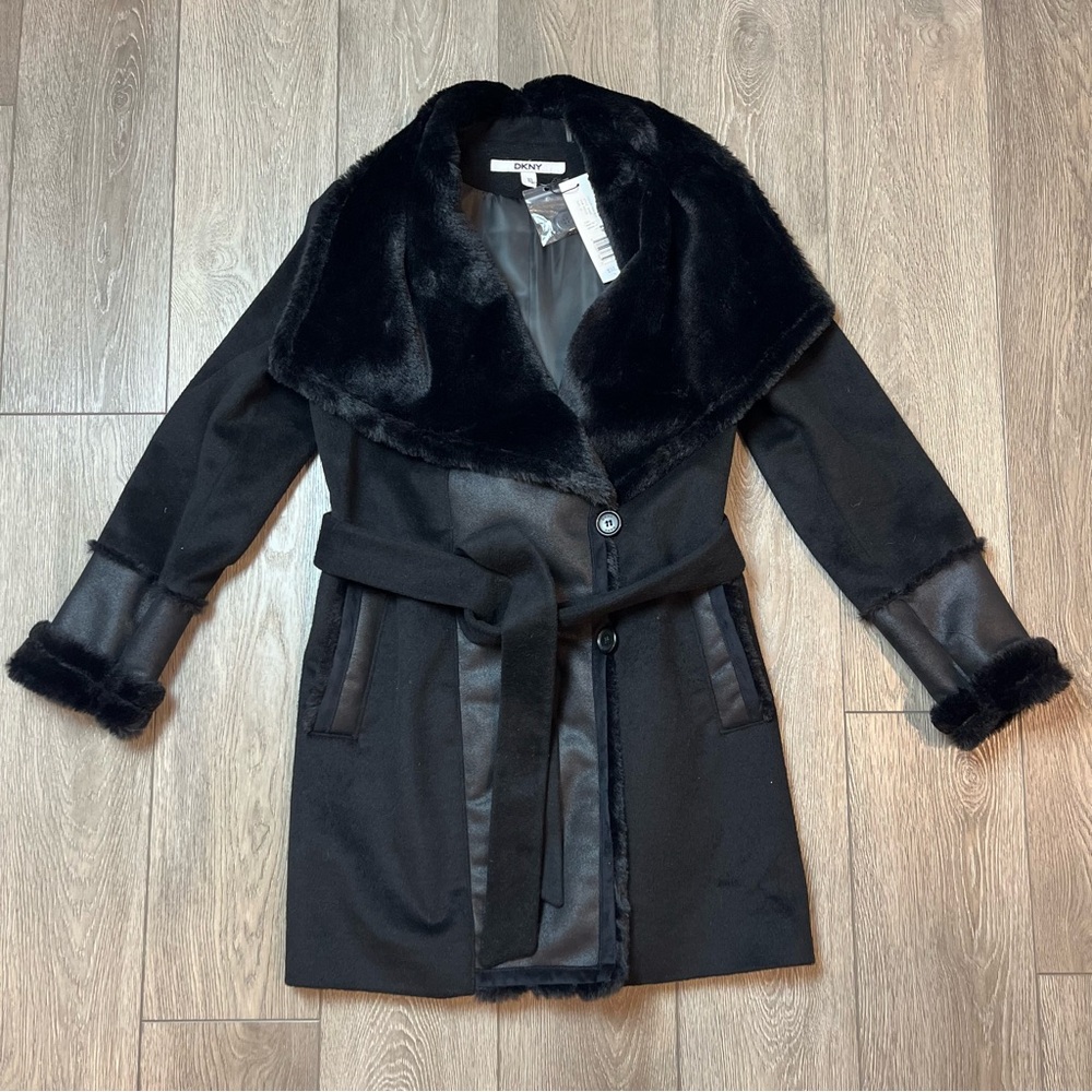Nwt DKNY Black Trench Coat with Faux Fur Collar style 30460 size 10
